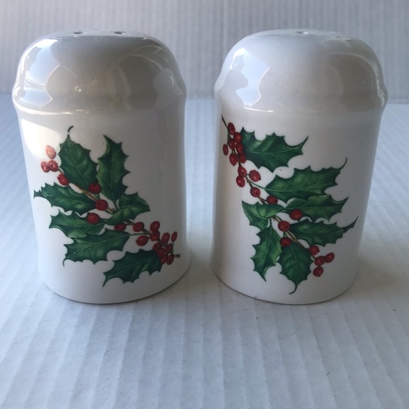 Vintage Hallmark Holly Berries Salt & Pepper Shakers 3.75” Tall - Picture 2 of 6